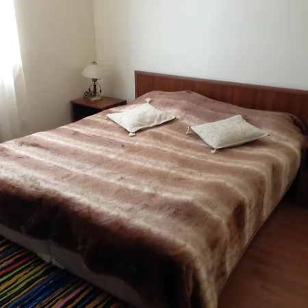 Edelweiss Apartment *